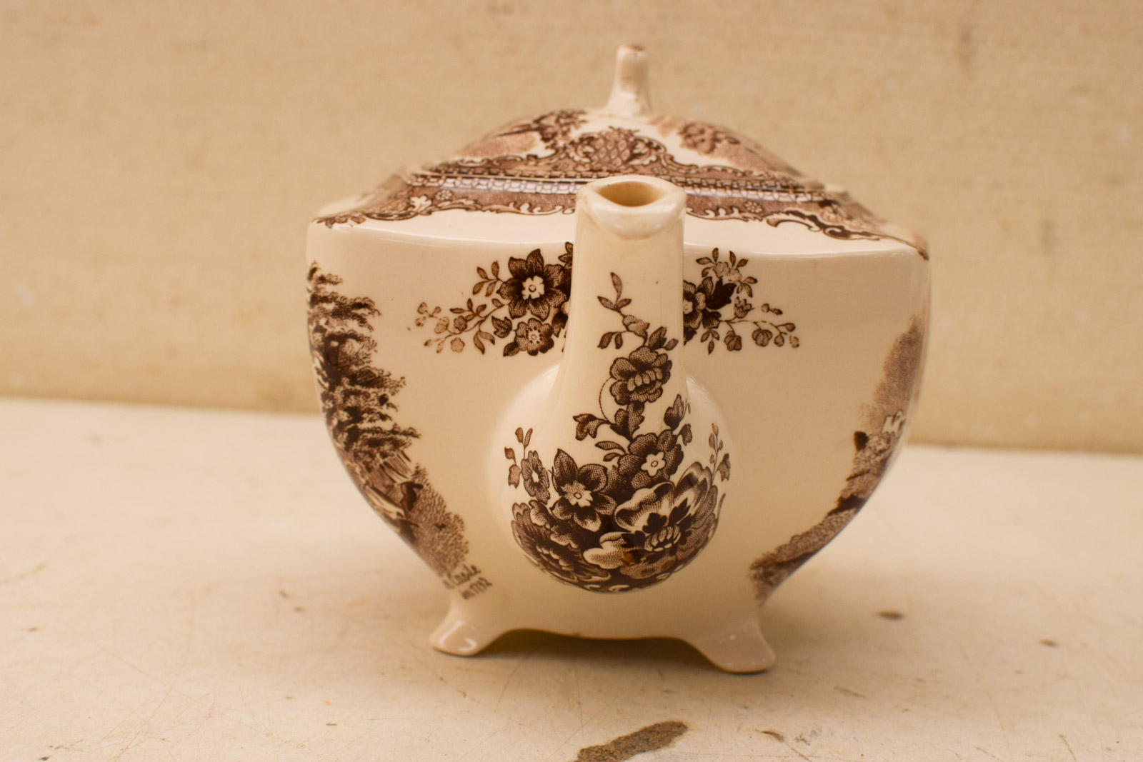 Alternative view of Johnson Bros porseleinen theepot  48509