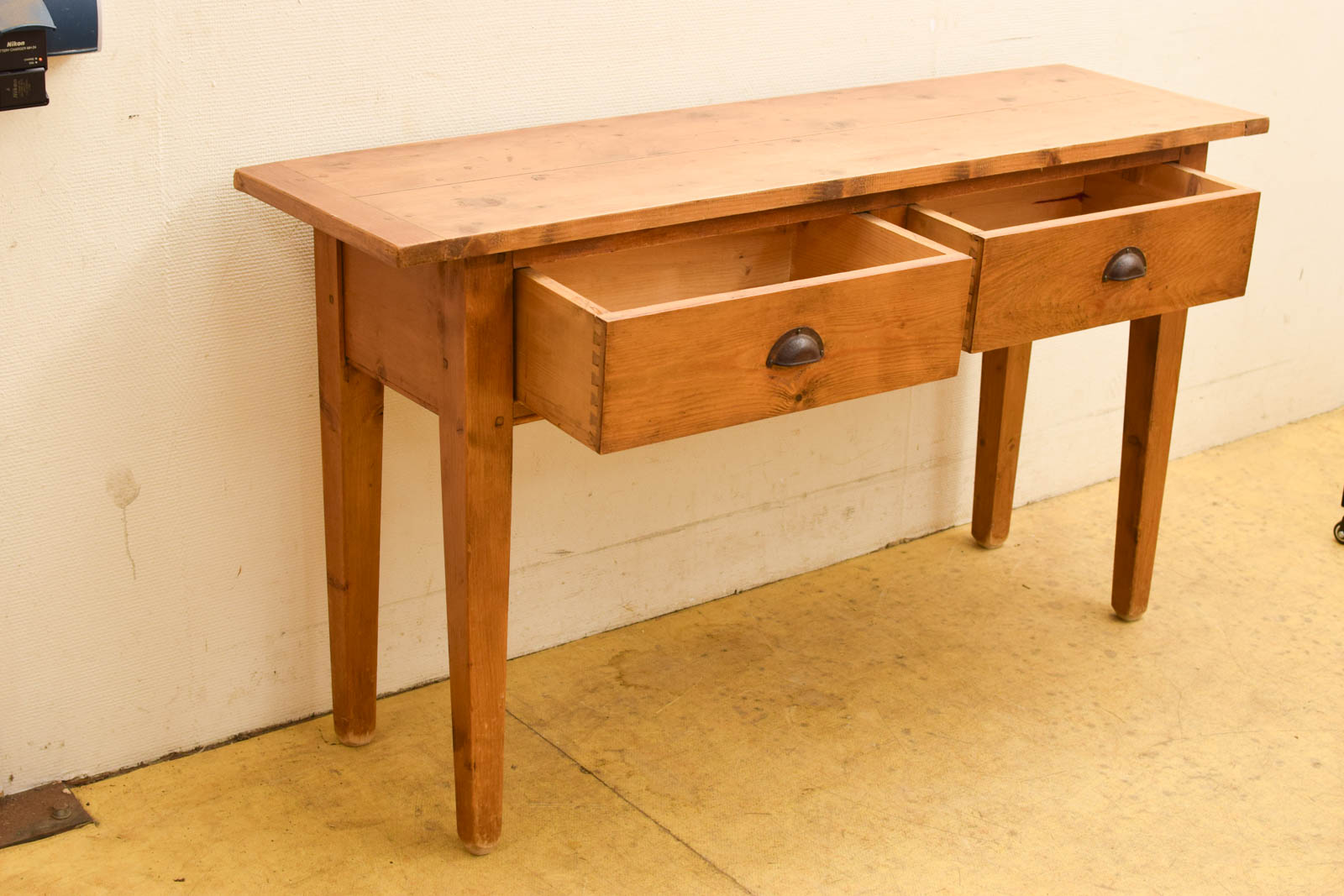 Alternative view of Houten Sidetable  48527