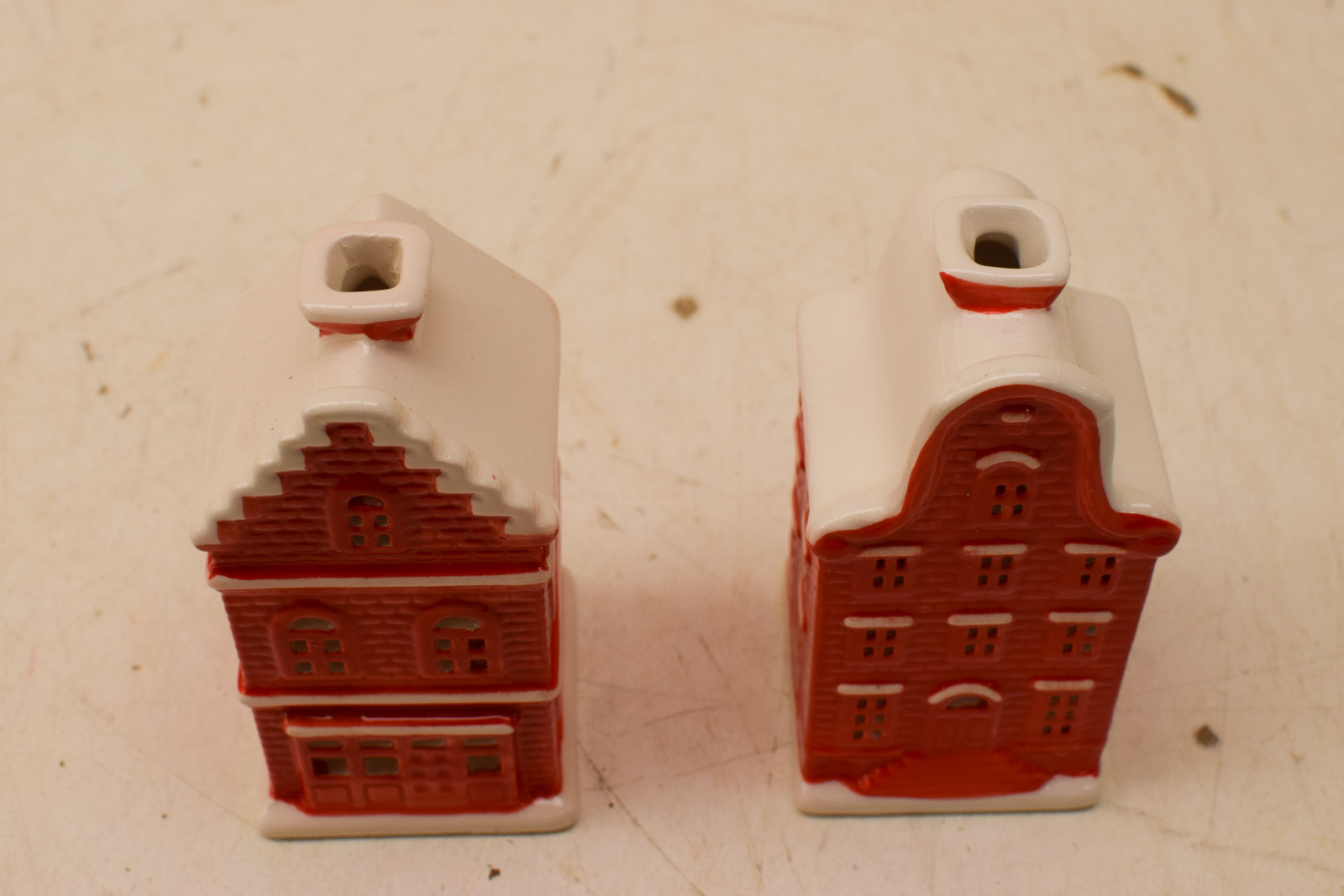 Alternative view of 2 stuks porseleinen huisjes  48530