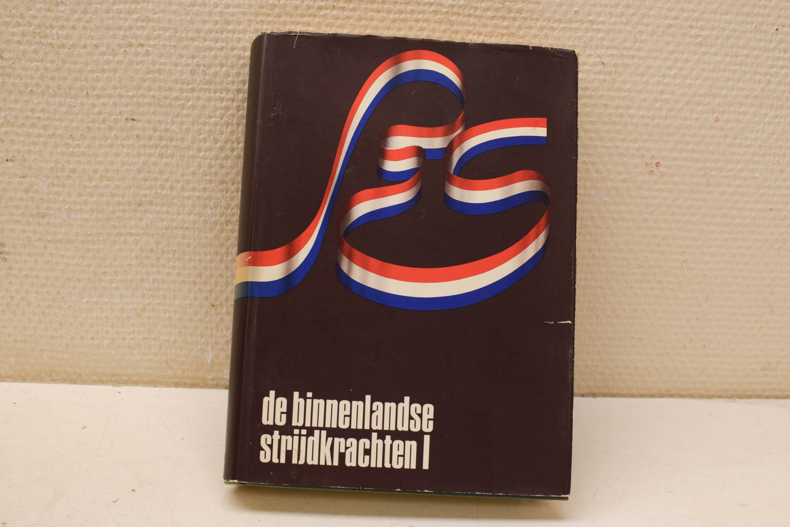 boek De Nederlandse strijdkrachten 1 48548