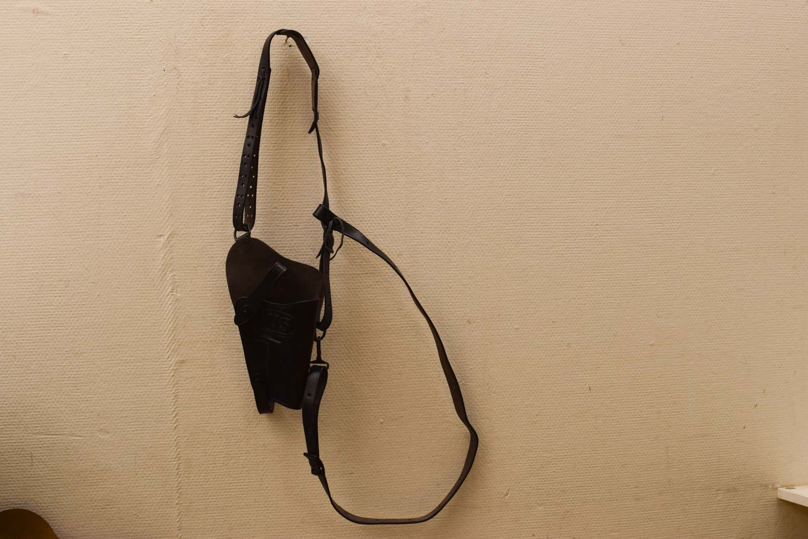 Lederen schouder holster voor een pistool 48566