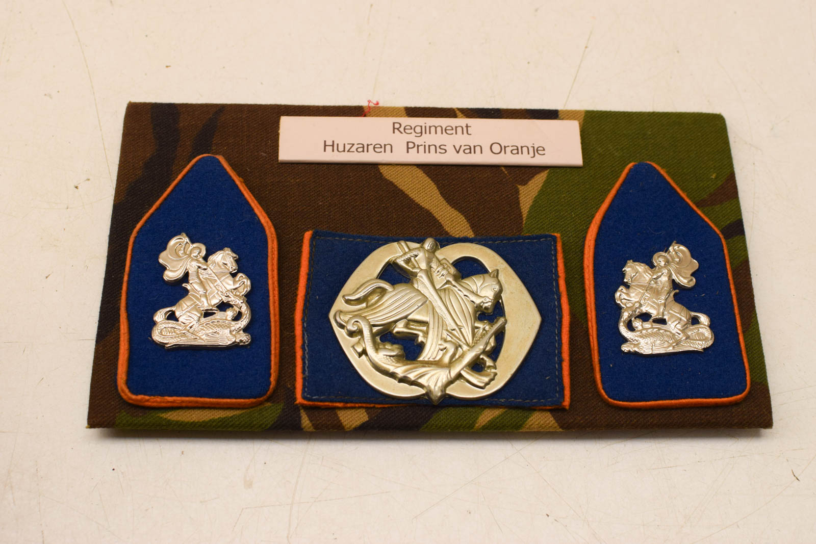Alternative view of Emblemen van het Regiment Huzaren Prins van Oranje  48591