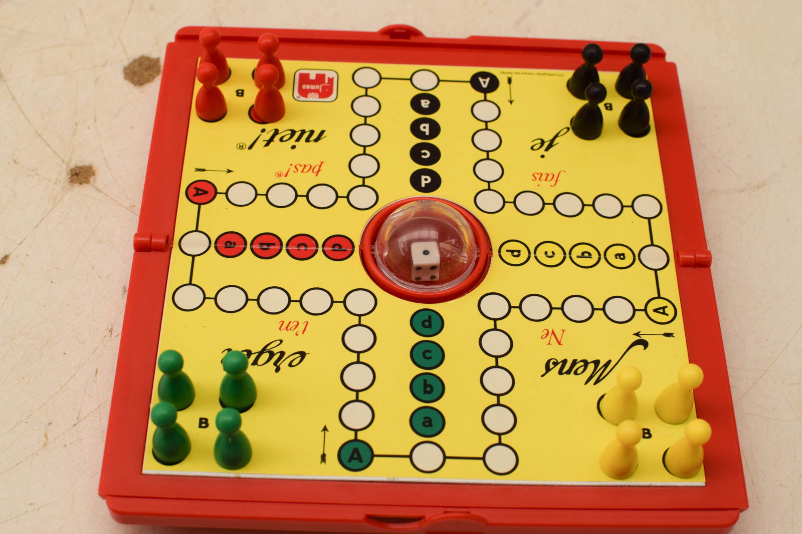 Alternative view of Mens erger je niet  48593