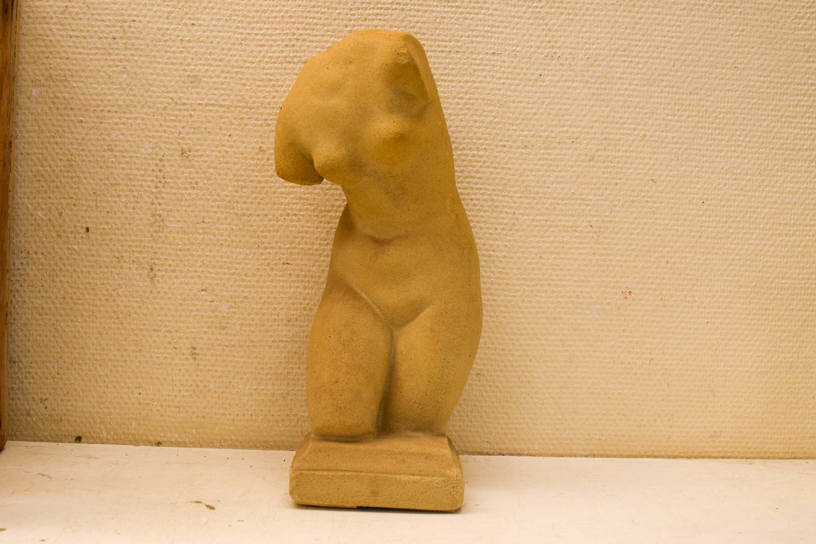 Beeld van een vrouwen torso 48612