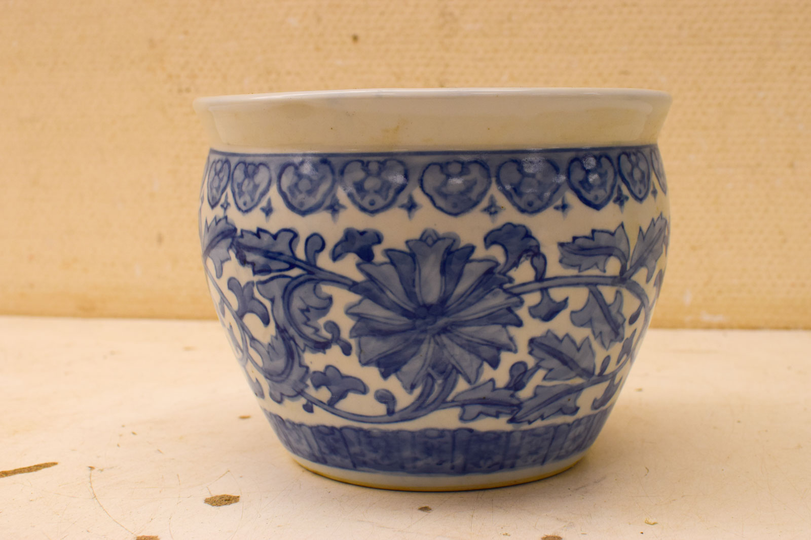 Alternative view of porseleinen bloempot  48618