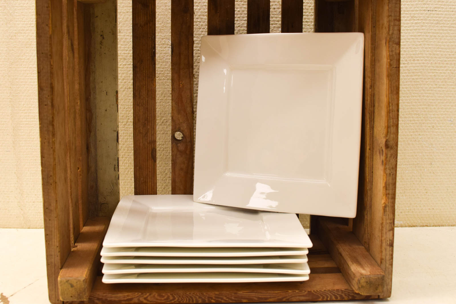 6 stuks Vierkante porseleinen platte borden  48692