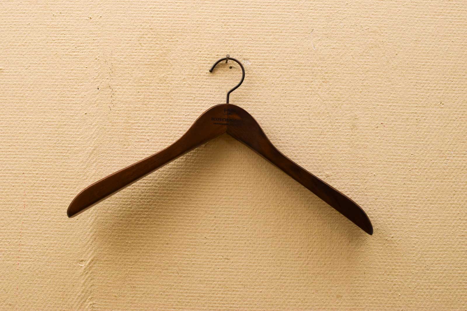 5 stuks  Scotch & Soda Bruine houten Kledinghangers  48713