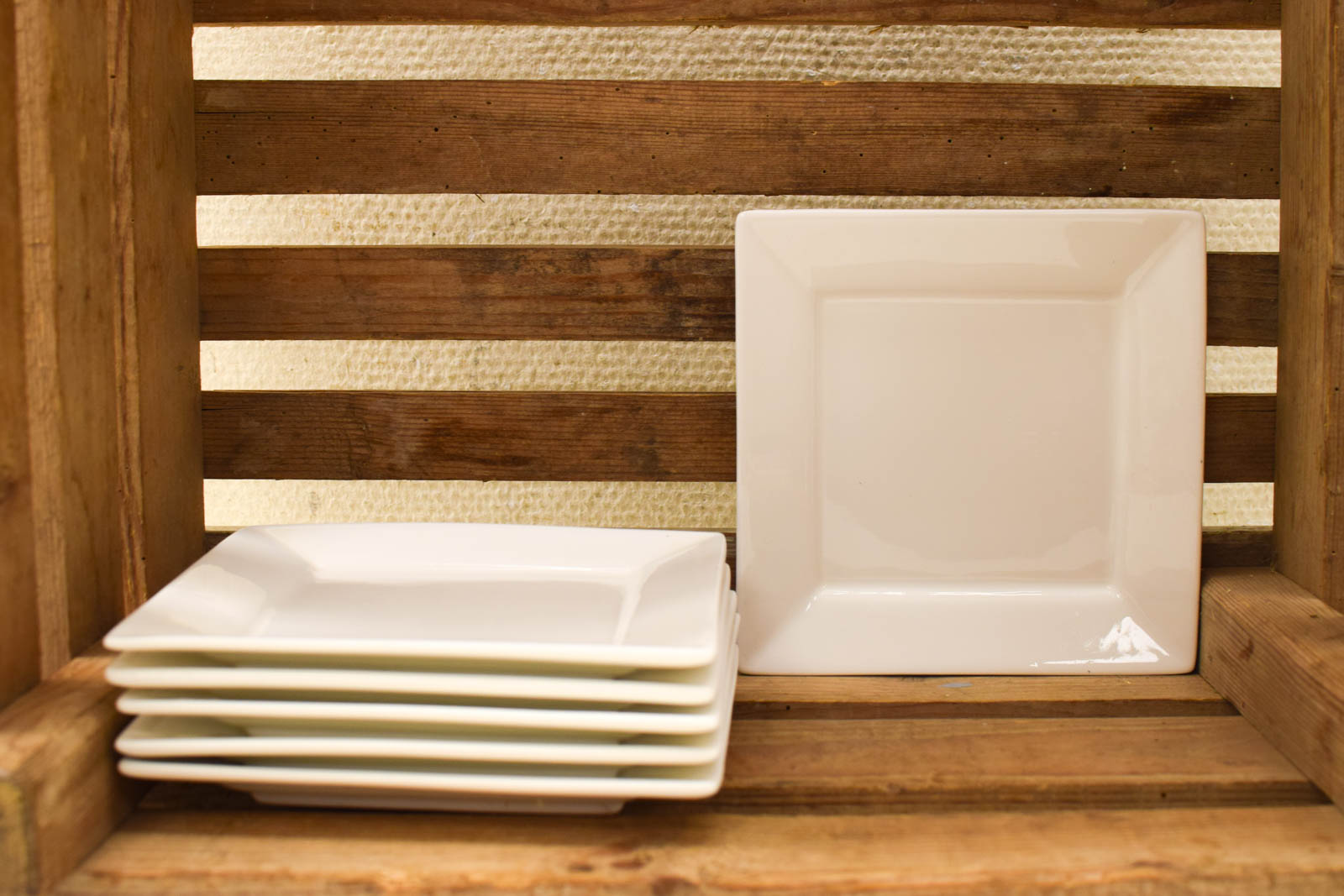 6 stuks vierkante porseleinen borden  48714