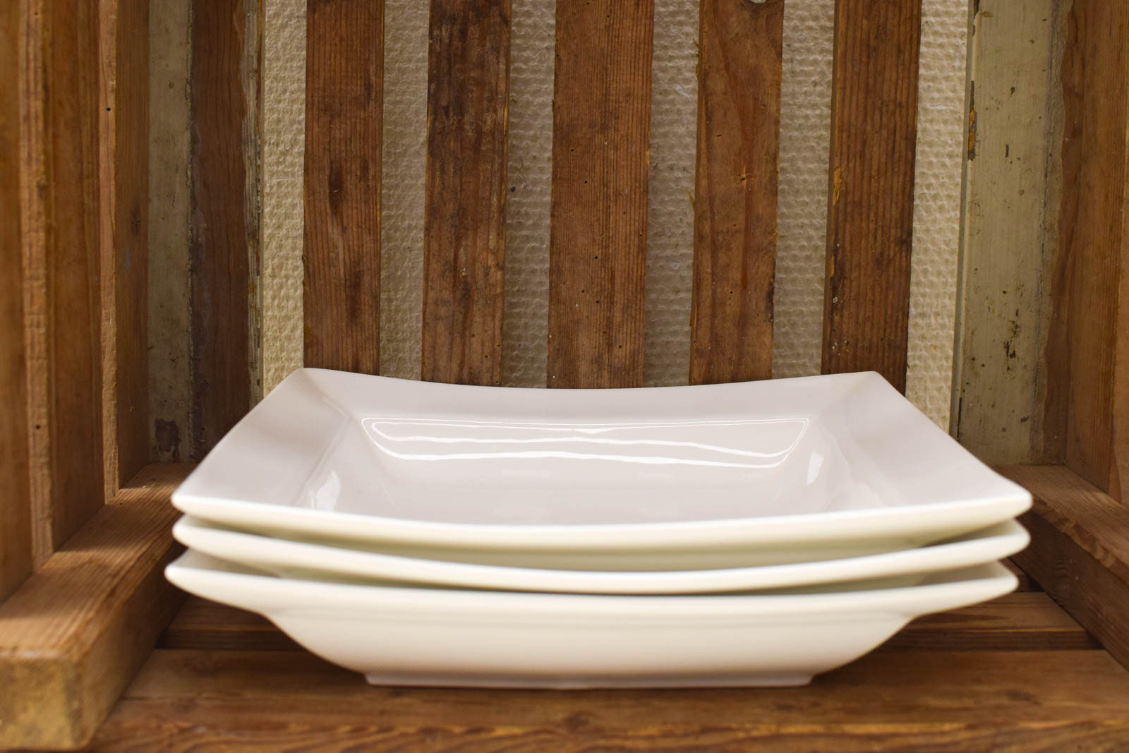 3 stuks porseleinen vierkante diepe borden  48745