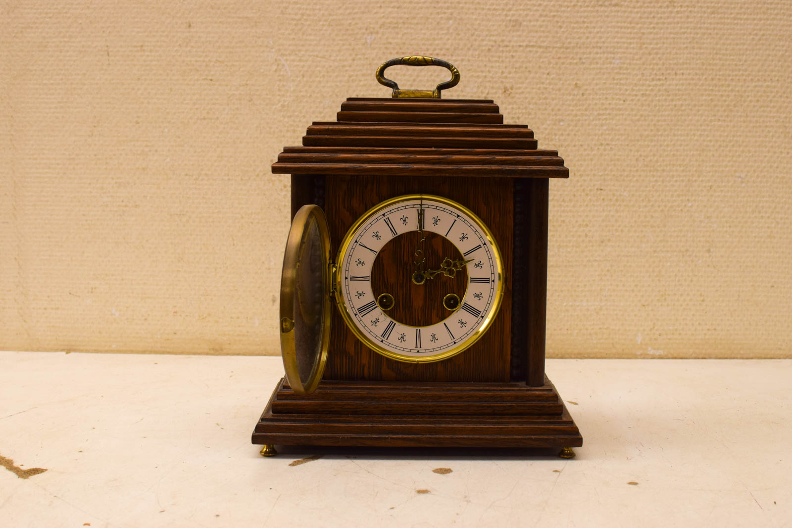 Alternative view of Schouwklok 48757