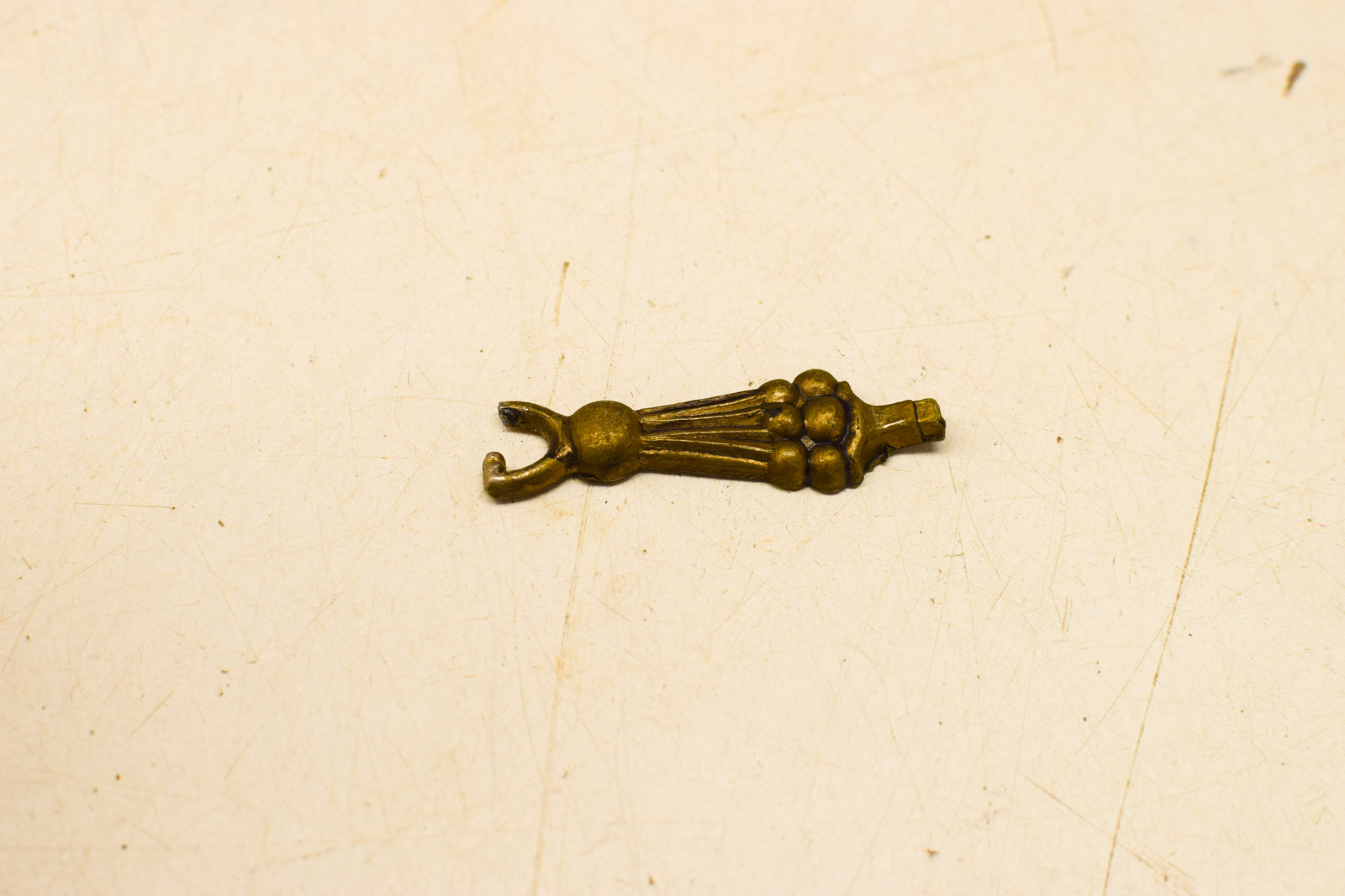 Alternative view of Vitrine Hangkastje  48800