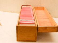 Alternative view of Houten Kist met inhoud kaartjes van dieren 48855