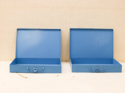Alternative view of 2 stuks metalen kistjes 48863