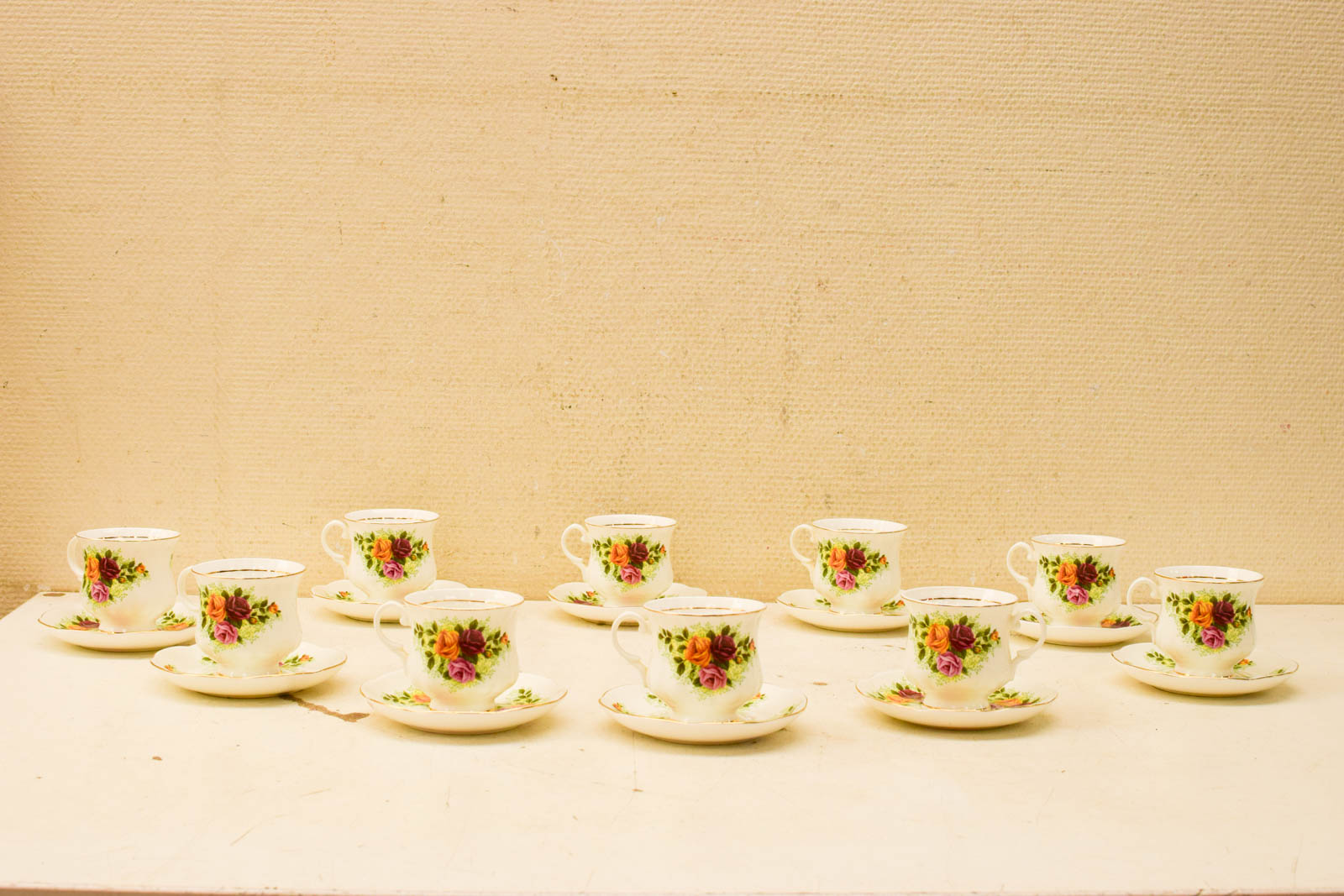 Alternative view of 20 delig Pink Roses porseleinen kop en schoteltjes  48914