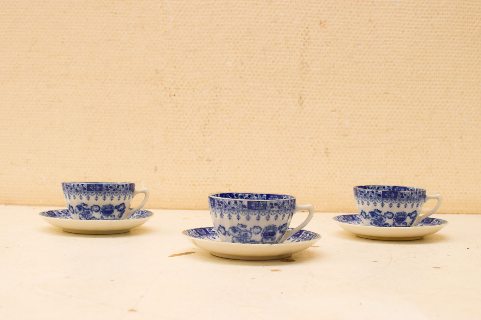 6 delig porseleinen kop en schotel 48919