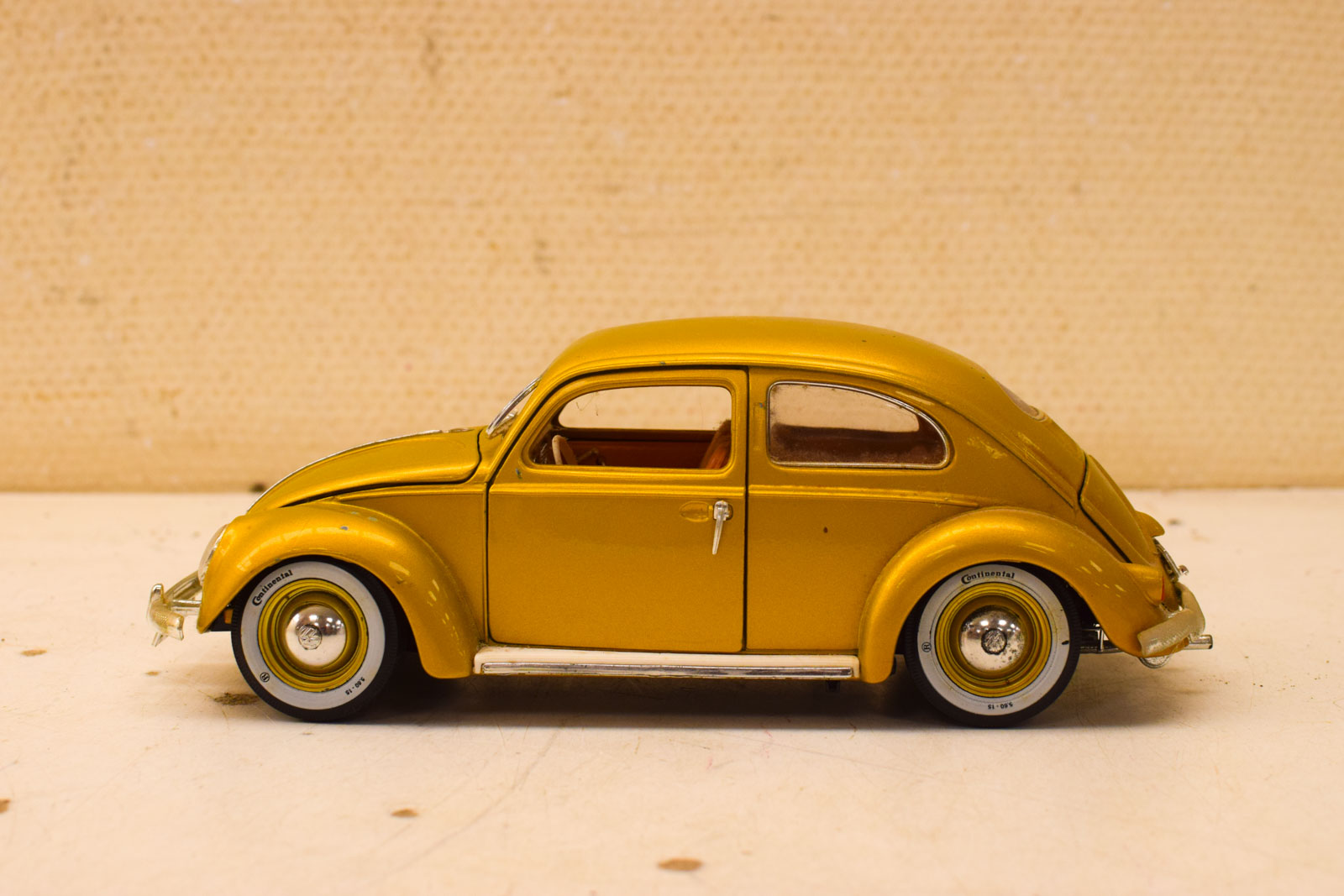 VW Beetle   48961