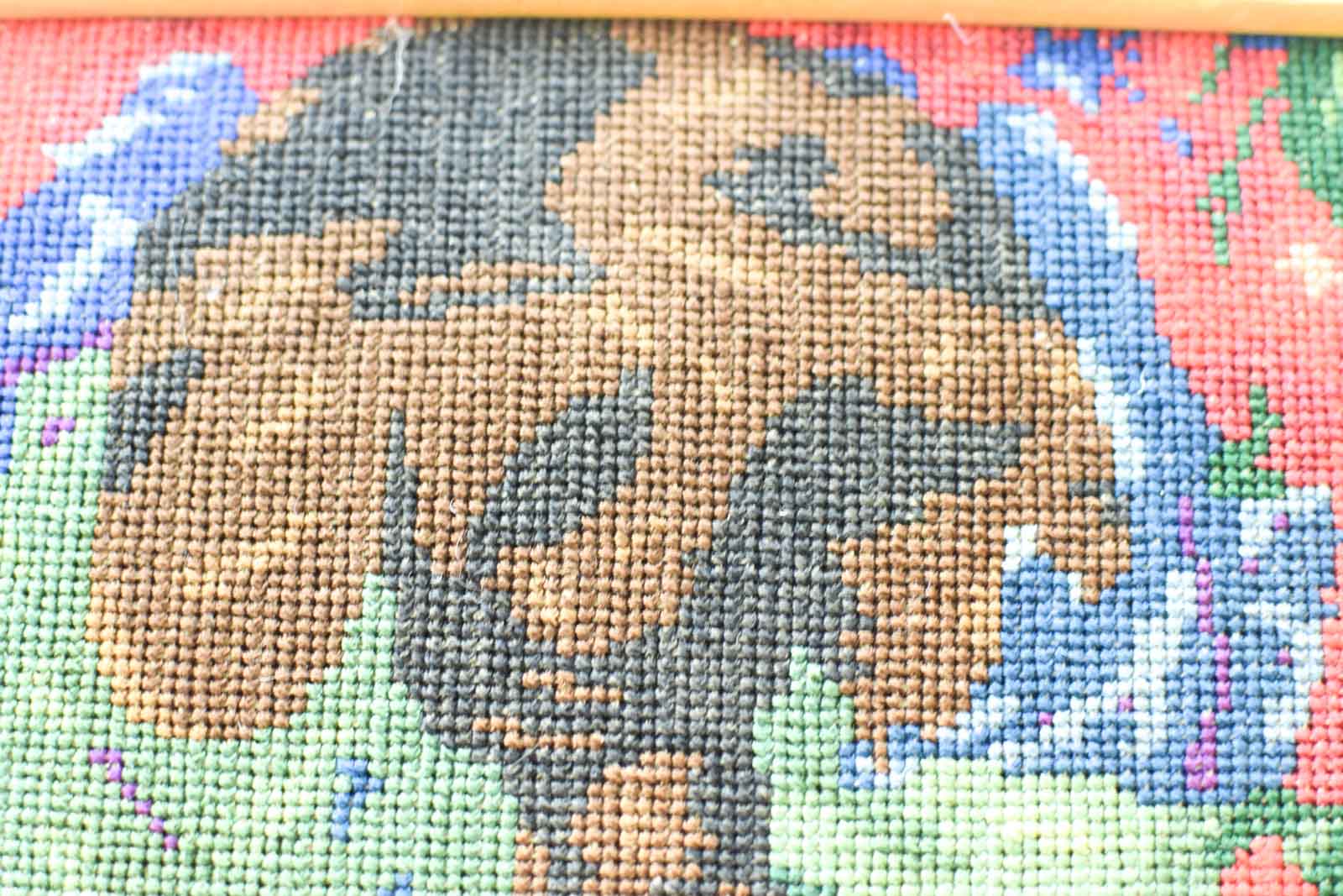 Alternative view of Geborduurde vrouw  48965