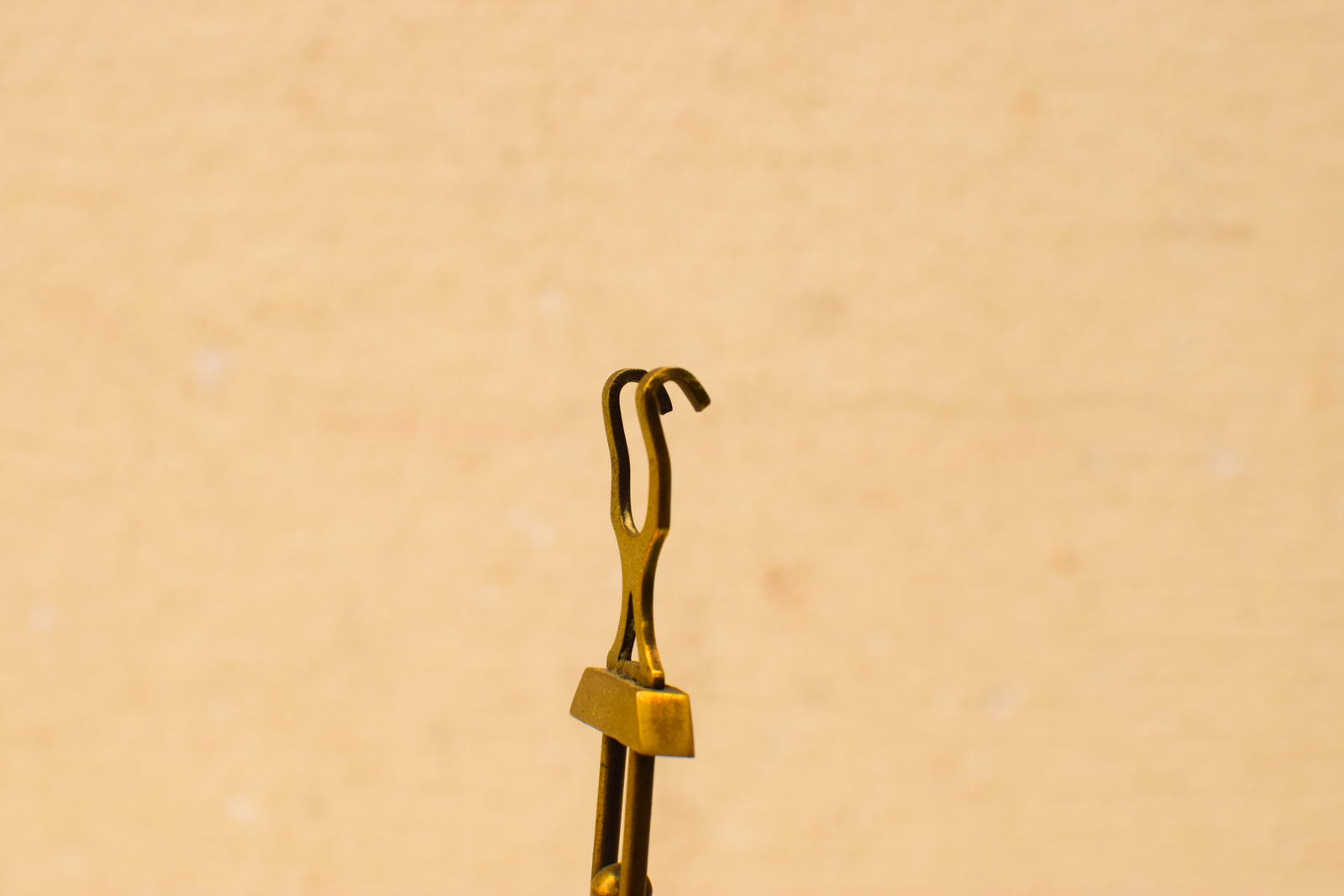 Alternative view of Slinger van een klok met   2 haakjes  48971