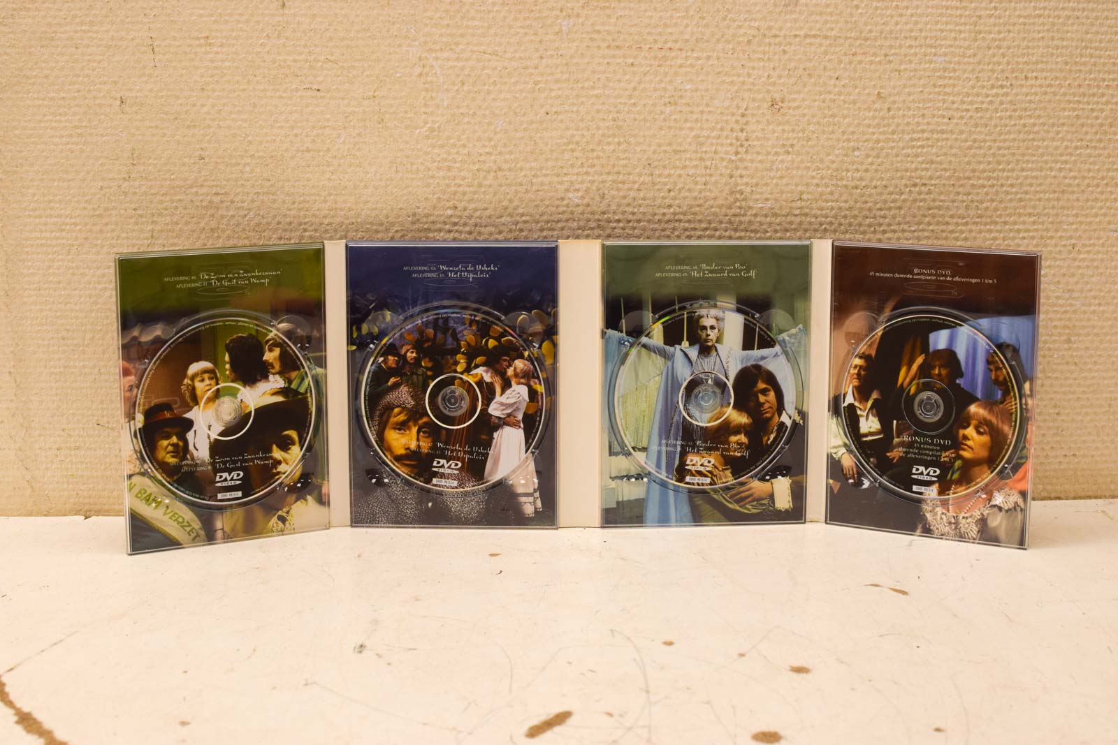 Alternative view of 4 dvd box  Kunt u mij de weg naar Hamelen  Vertellen , mijnheer  48998