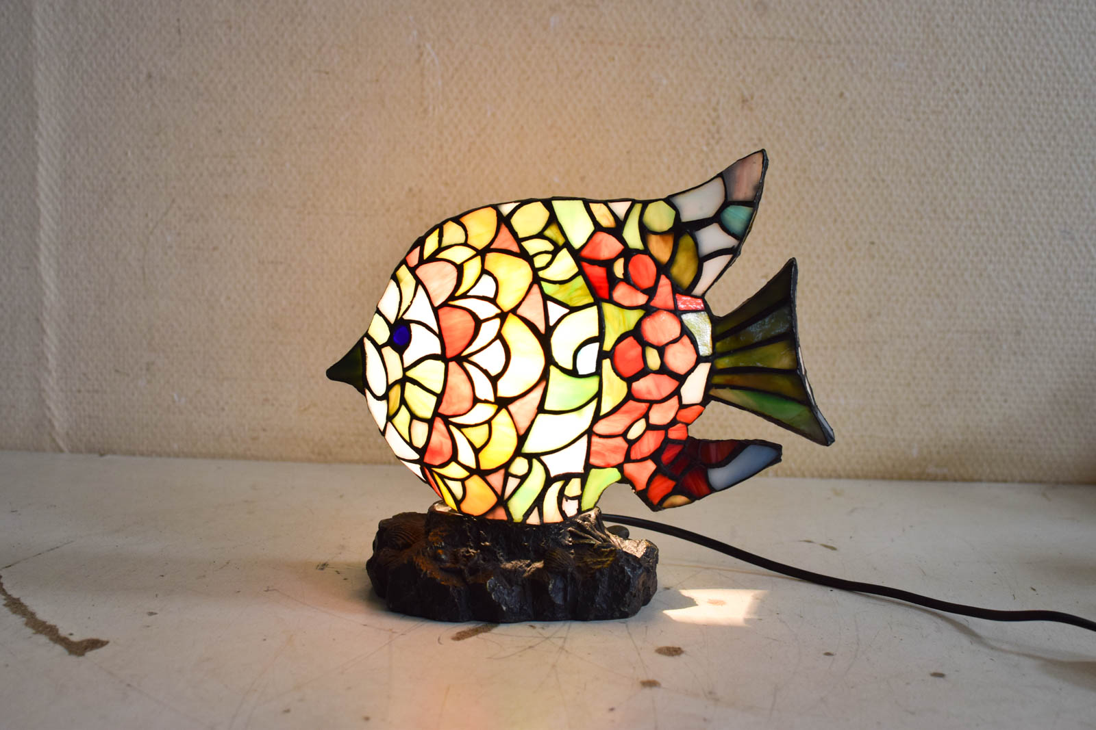 Alternative view of Tiffany Tafellamp in de vorm van een vis  48999