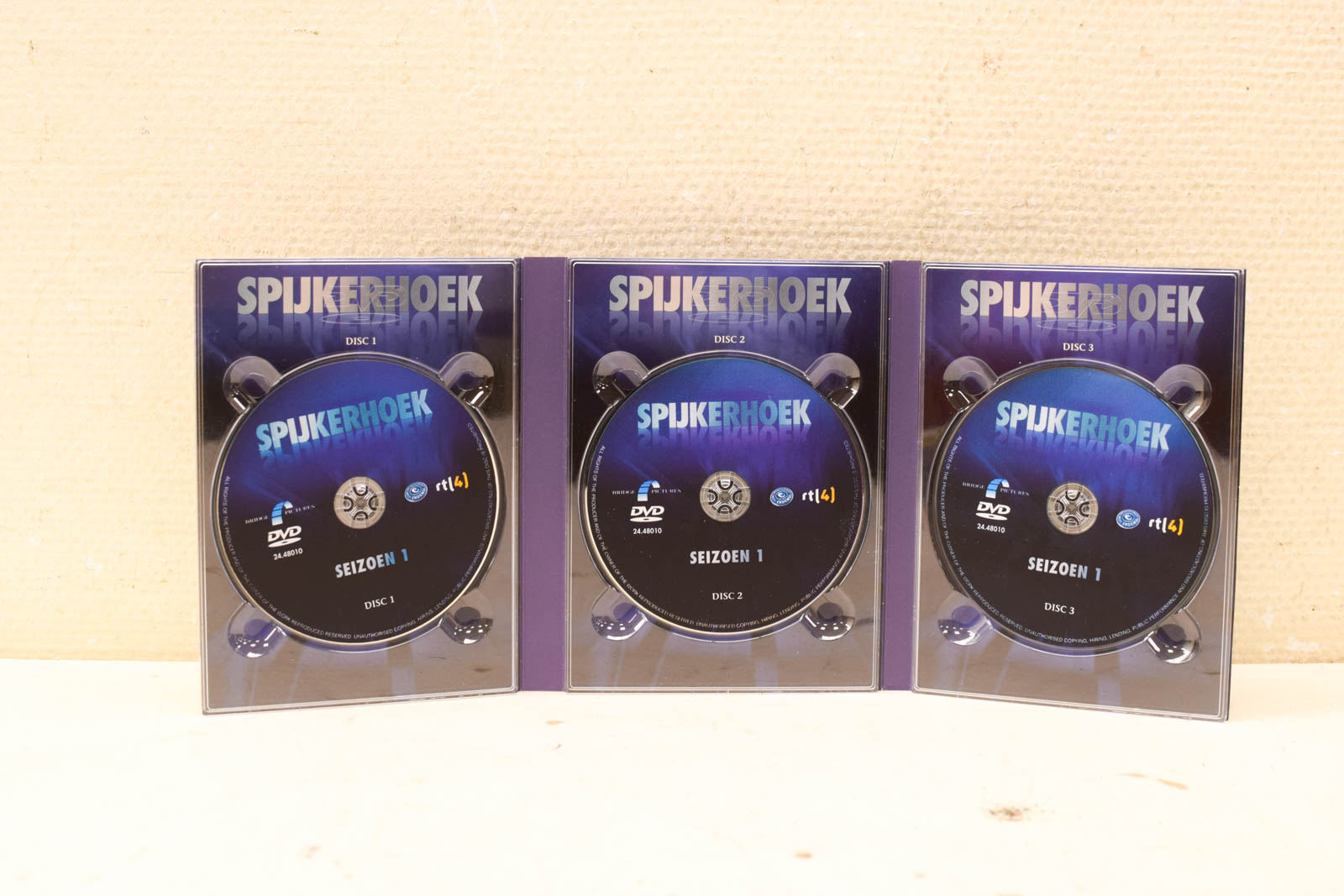 Alternative view of 3 dvd box Spijkerhoek  seizoen 1  49002