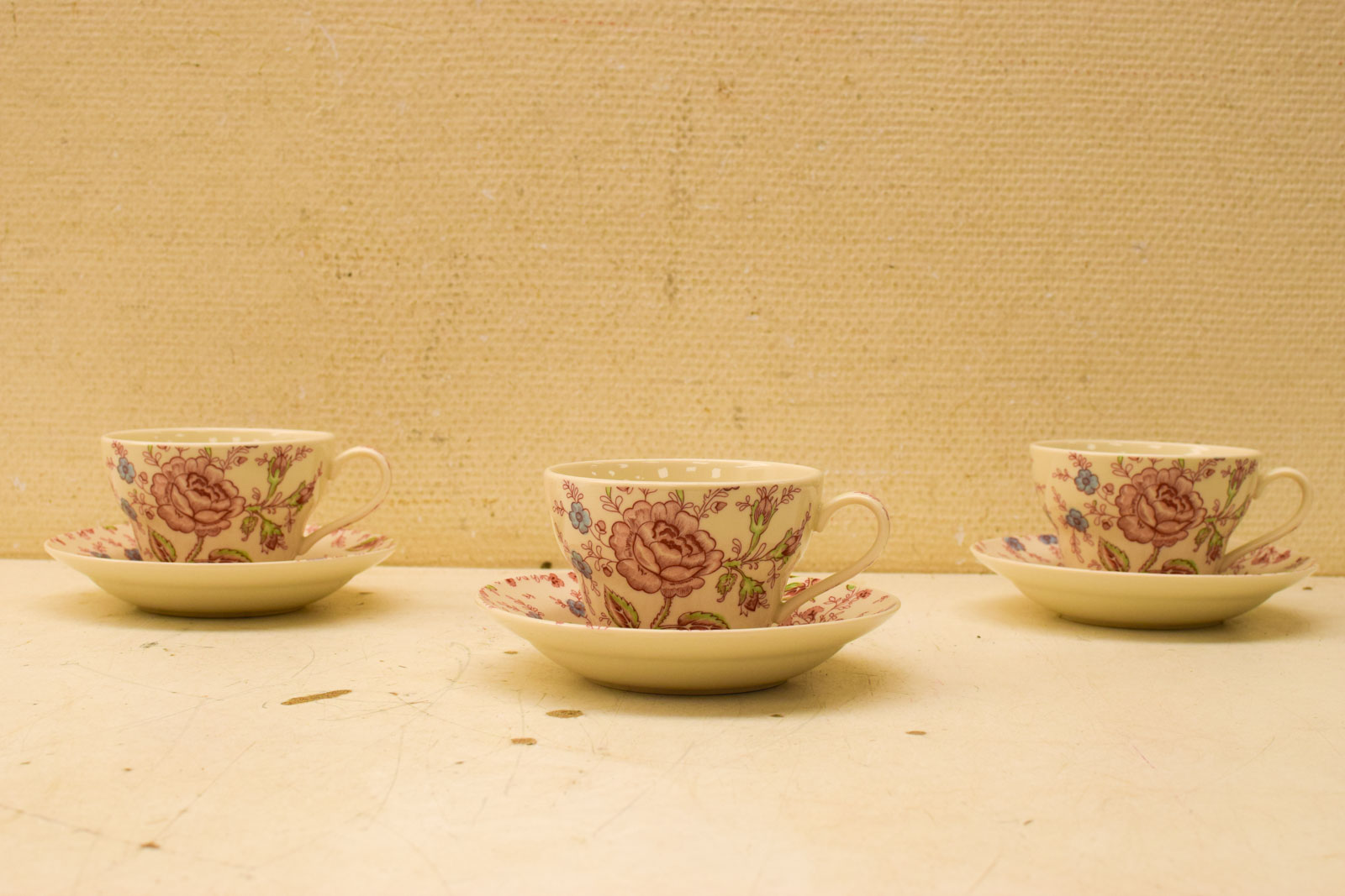 6 delig Johnson Bros  porseleinen kop en schotels  49018