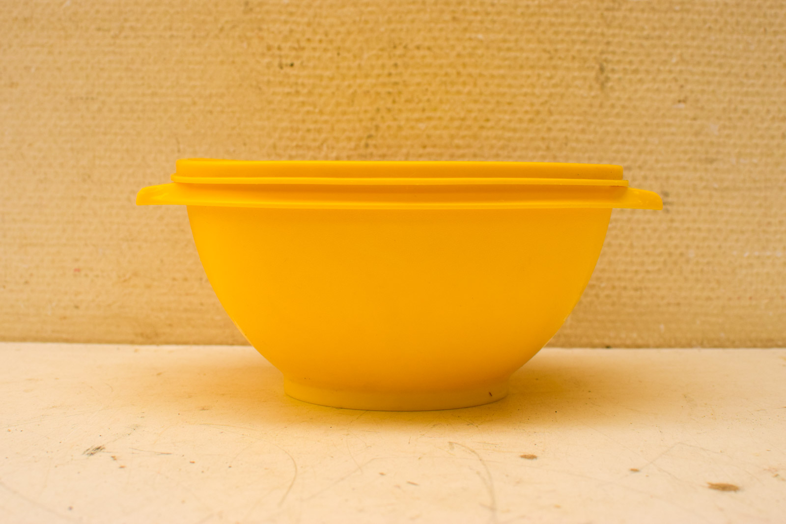 1 Tupperware bakje  49022