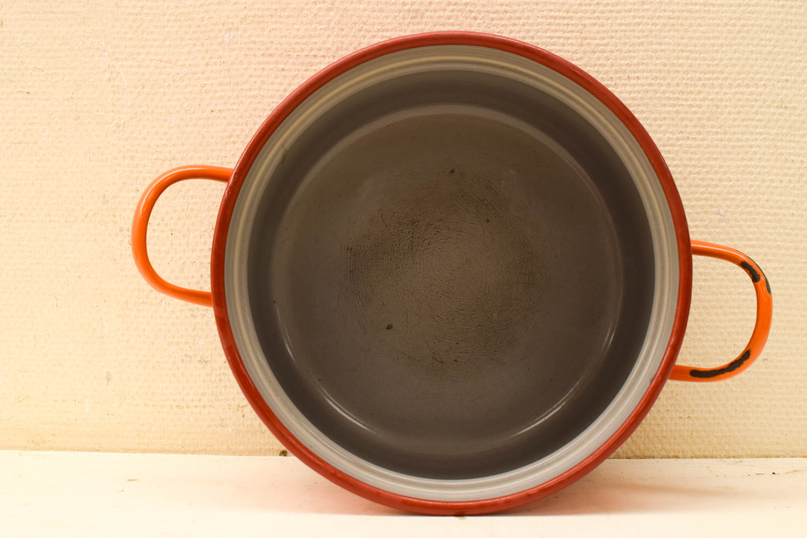 Alternative view of Gietijzeren pan  49040