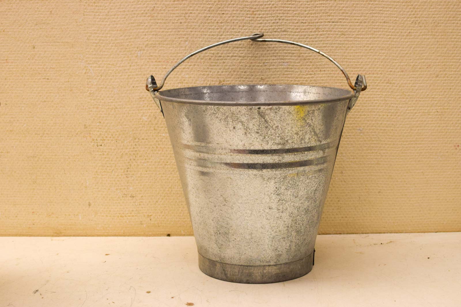 Alternative view of Metalen Emmer  49045