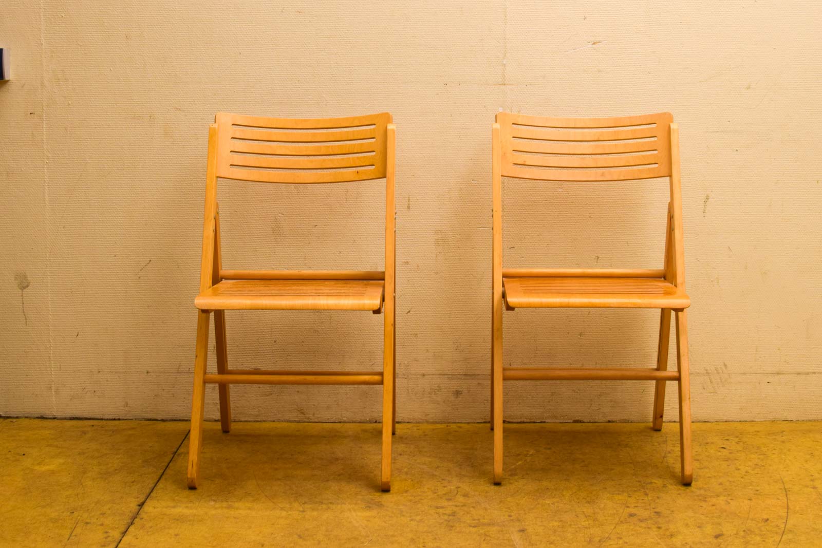 2 stuk inklapbare houten tuinstoelen  49050