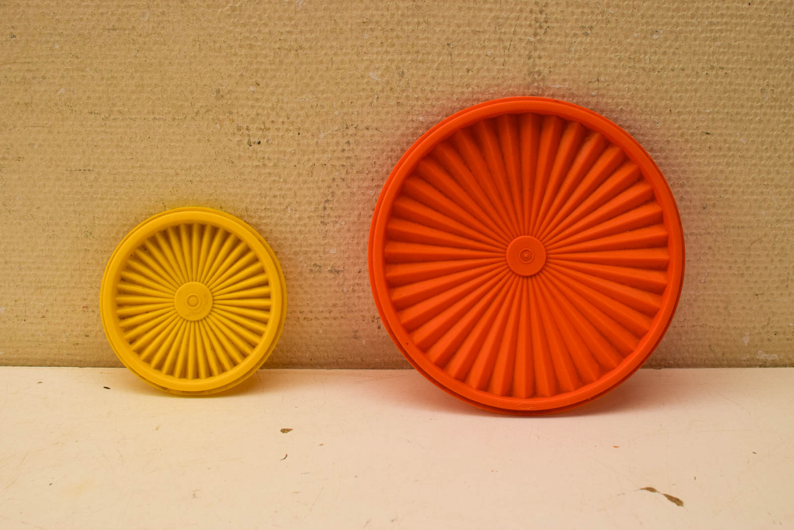 Alternative view of 2 stuks tupperware bakjes  49086
