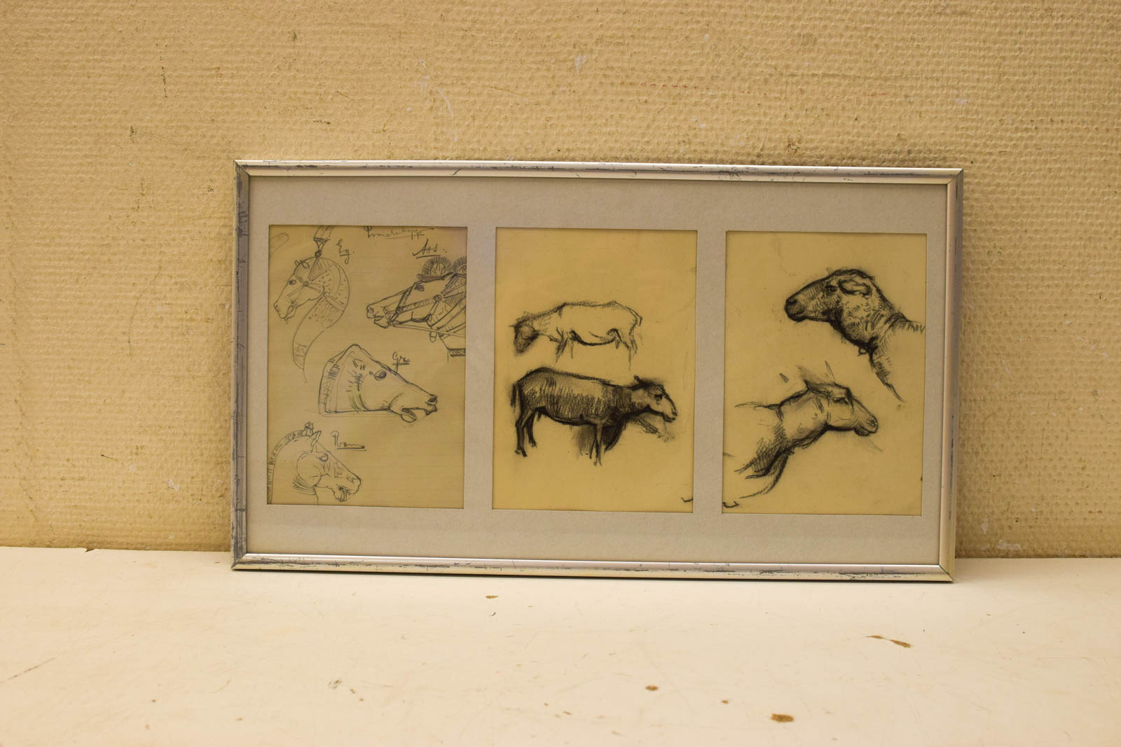 Prent / Tekening van schapen  en paardenhoofden  49091