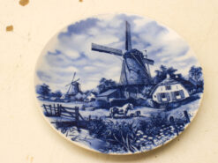 Alternative view of Delft Blauw porseleinen wandbord met prent van een molens 49096