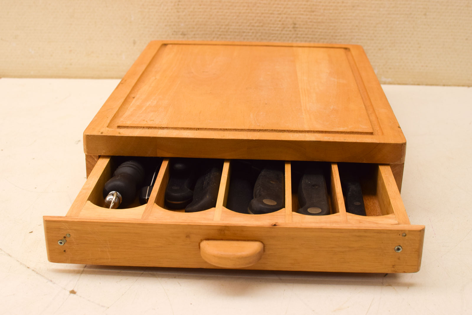 Alternative view of Houten Snijplank met lade  49111