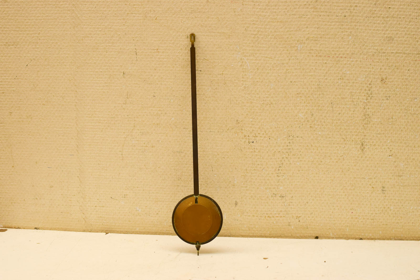 Alternative view of Slinger van een klok met oogje  49147