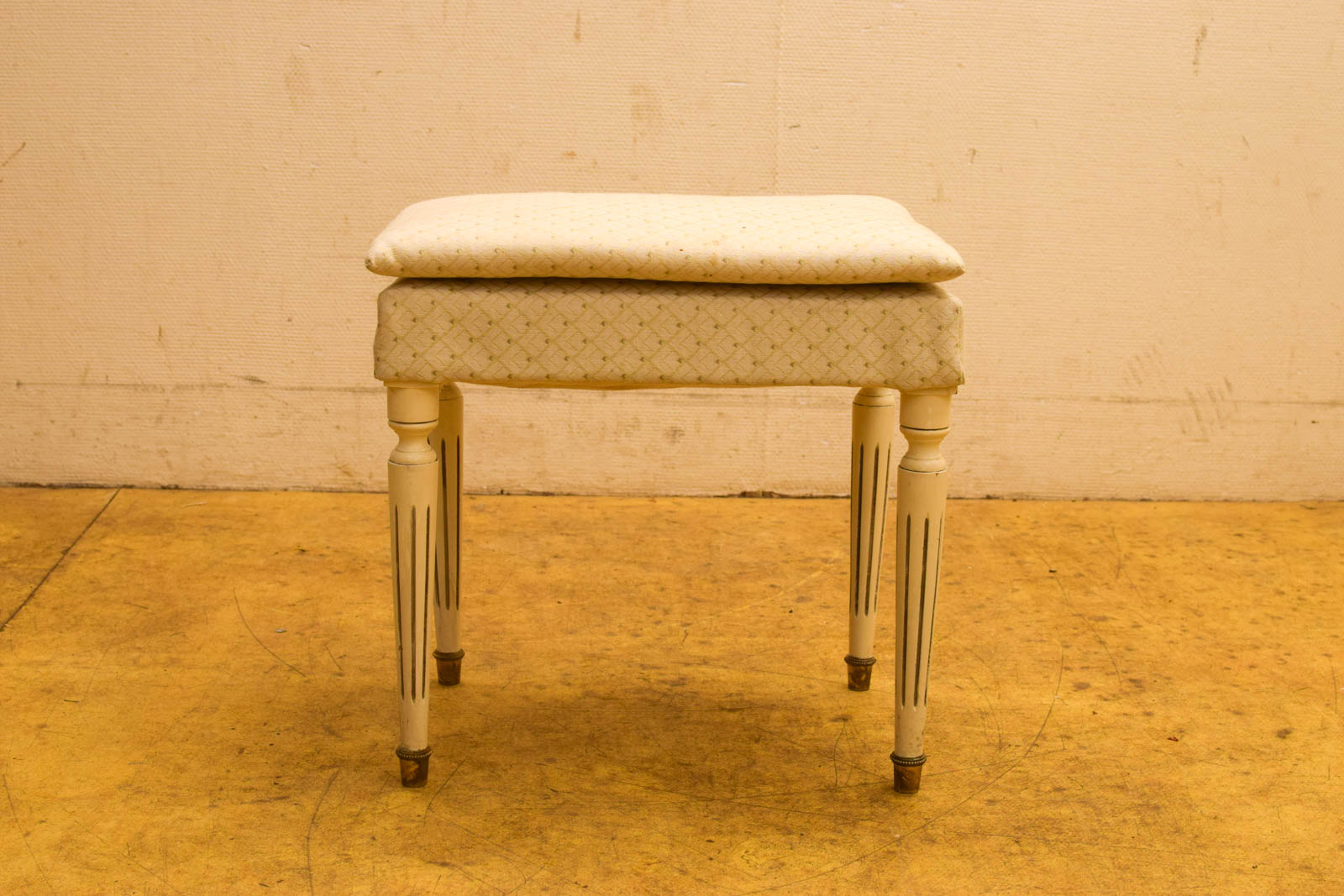 Vintage  kruk  49150