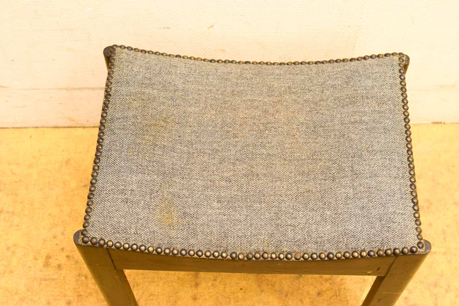 Alternative view of Voetenbankje 49163