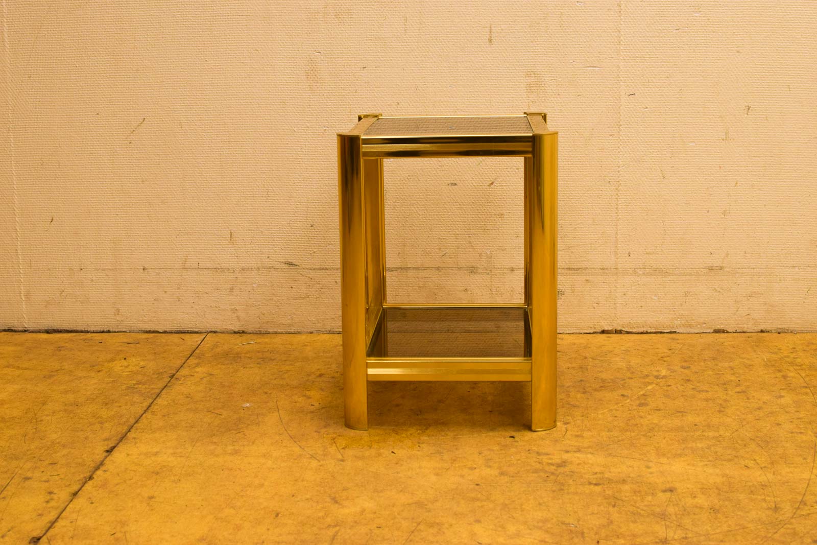 Alternative view of Bijzettafeltje met glasplaten  49170