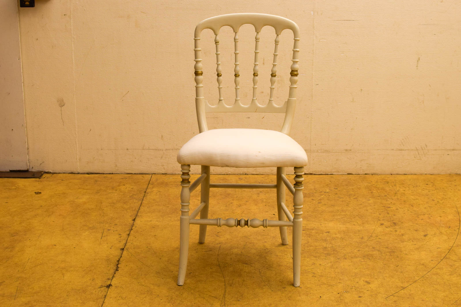 1 houten stoel  49171