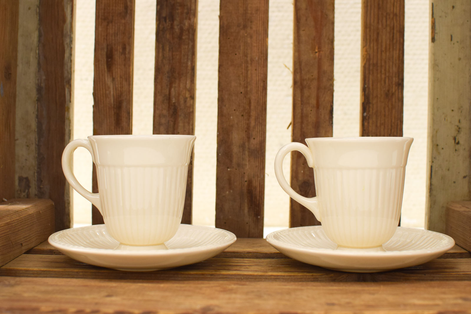 4  delig Wedgwood porseleinen kop en schotel 49196