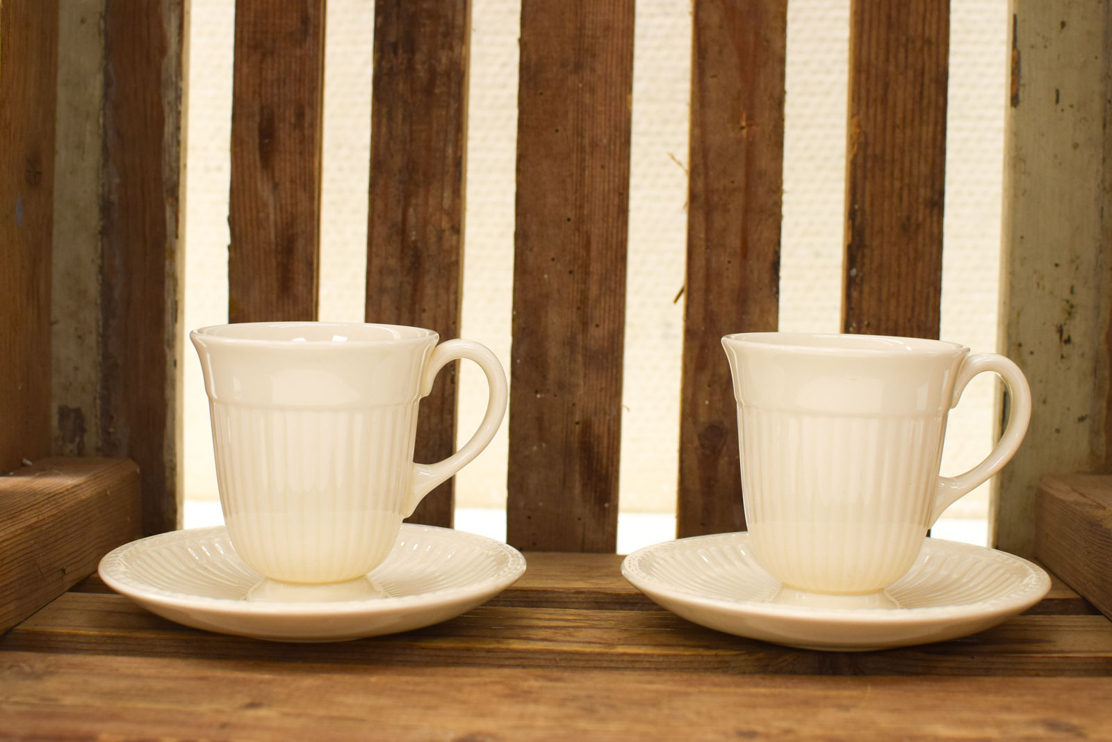 Alternative view of 4  delig Wedgwood porseleinen kop en schotel 49196