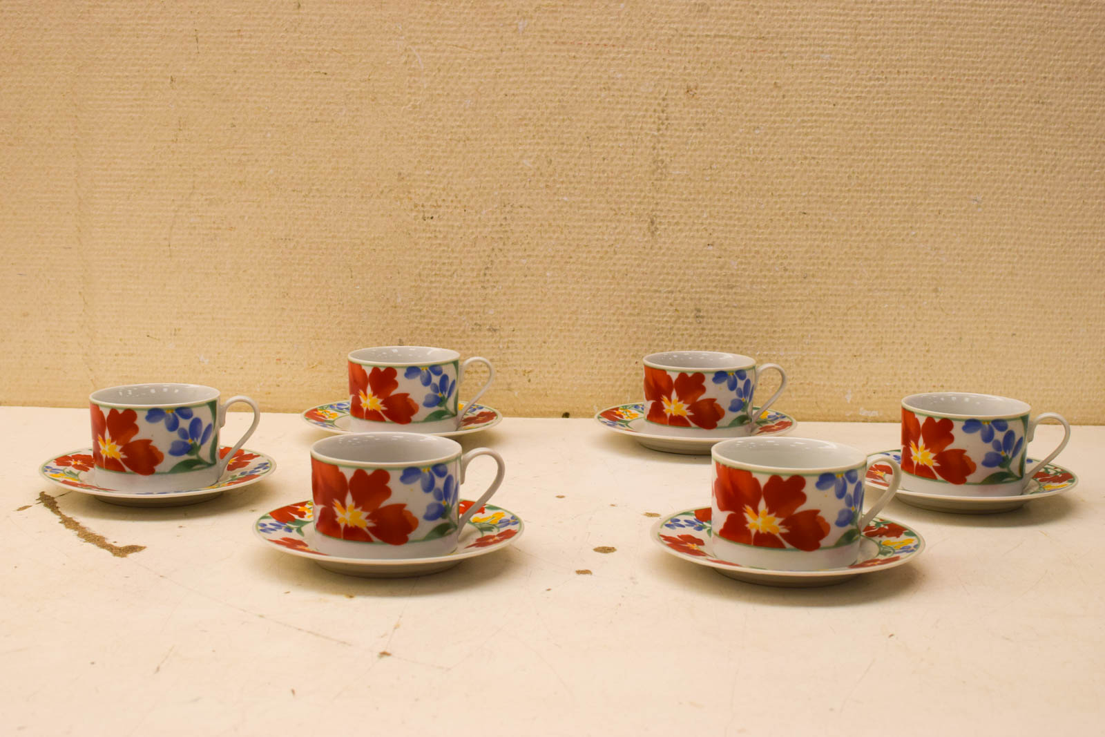 12 delig Passion The  Basic porseleinen kop en schotel 49211