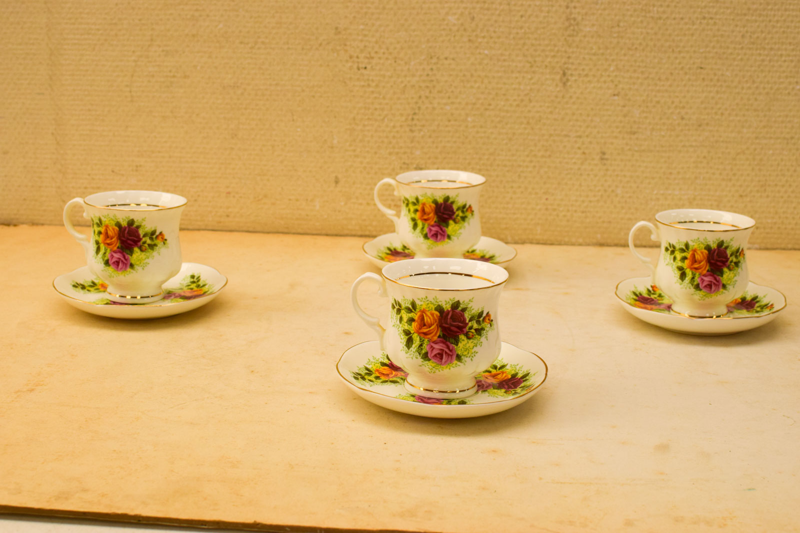 8 delig Pink Roses porseleinen kop en schotels  49216