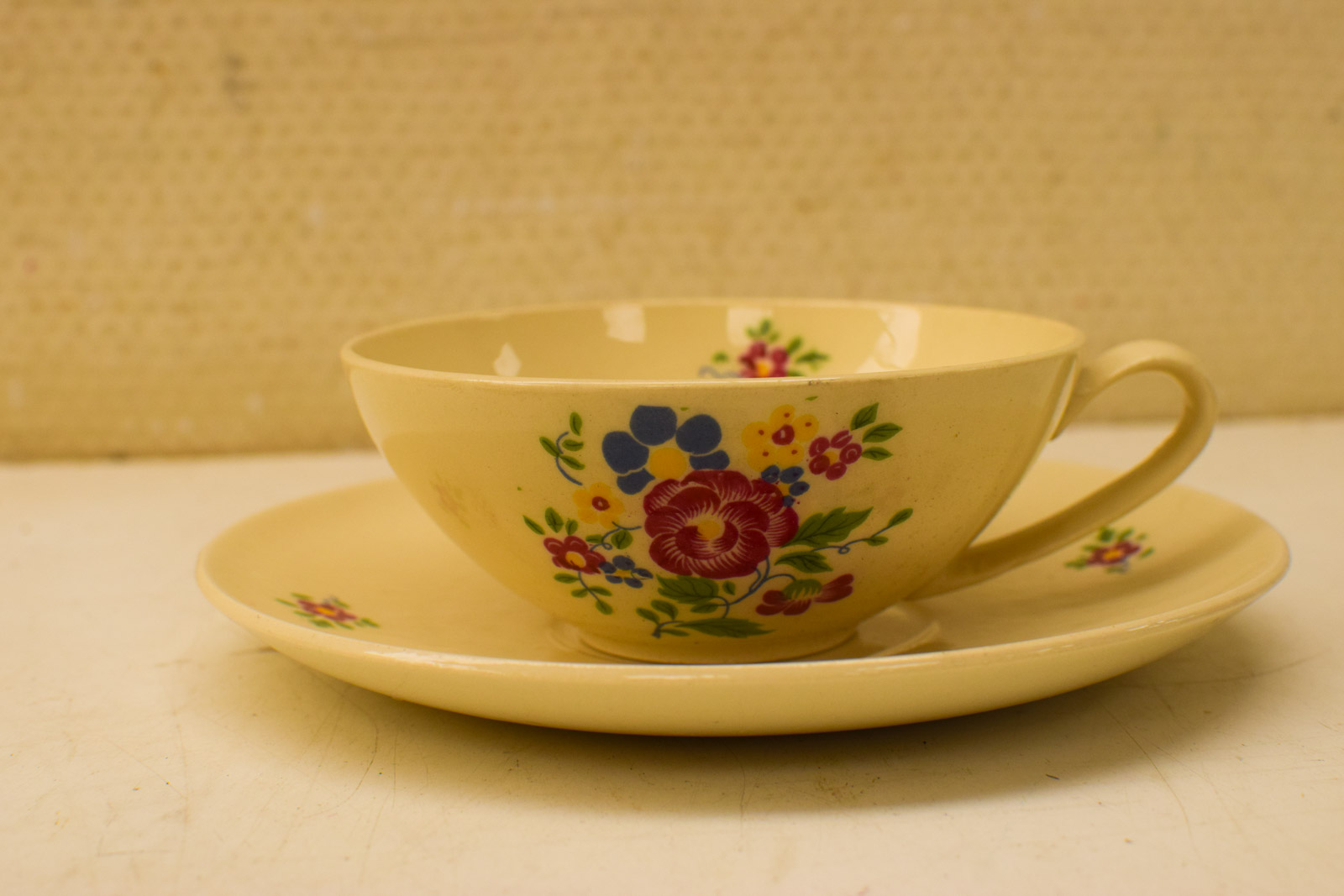 Alternative view of 6 delig porseleinen kop en schotels  49223