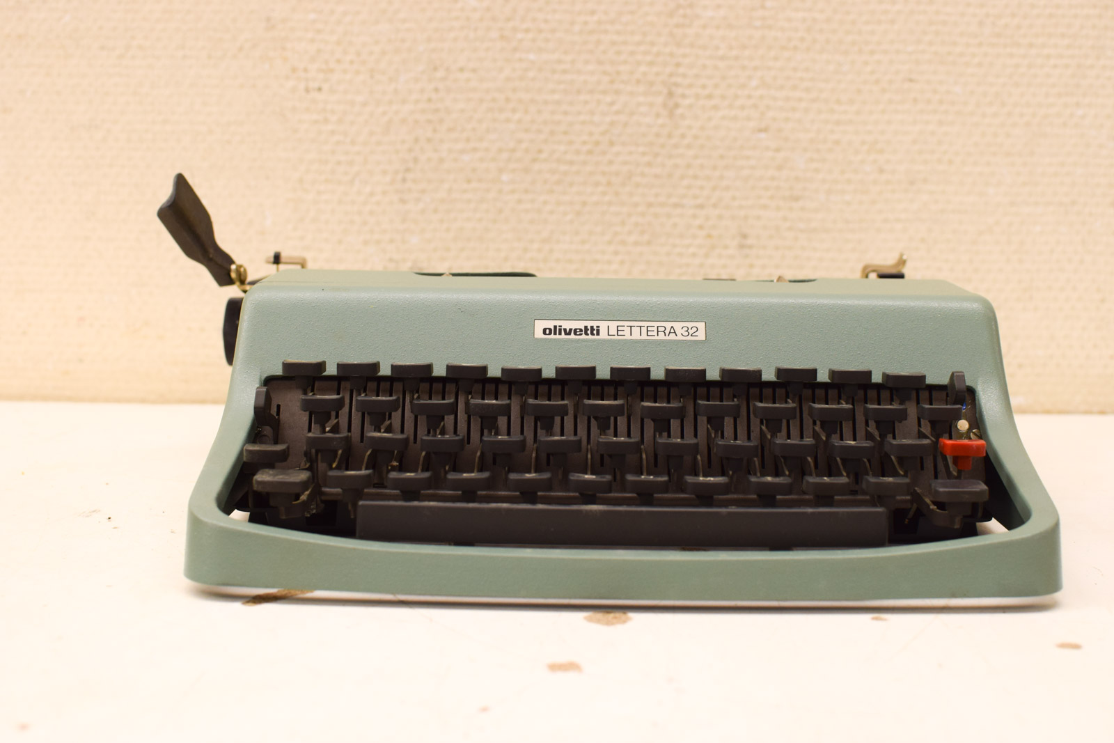 Olivetti lettera 32  typemachine  49252