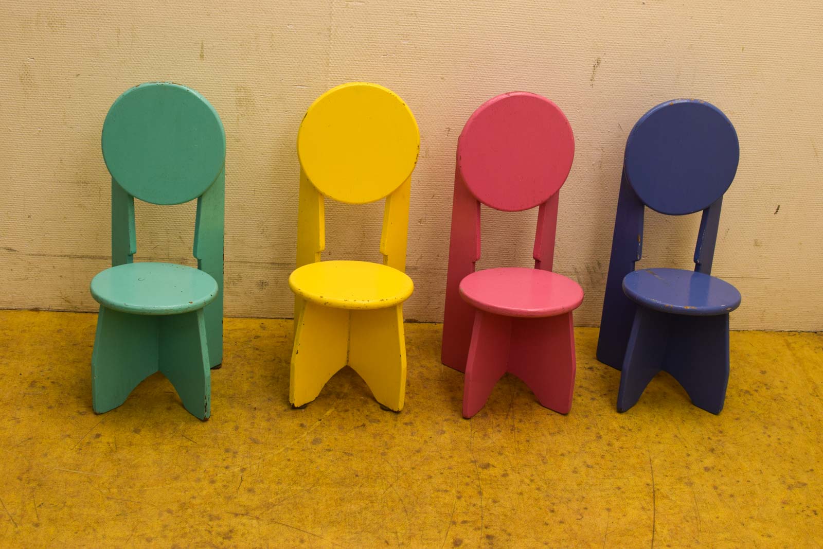 Alternative view of 4 houten stoeltjes   49299