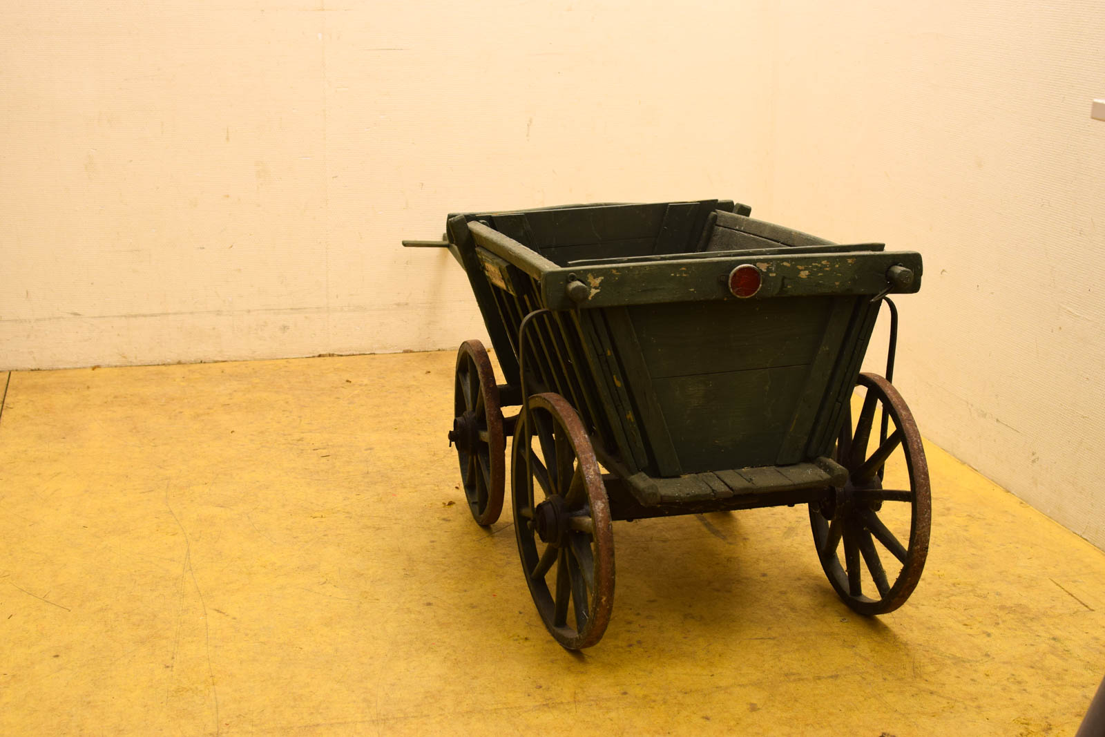 Alternative view of Houten Bolderkar  49315