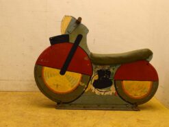 Houten Motor voor een draaimolen 1955 49327