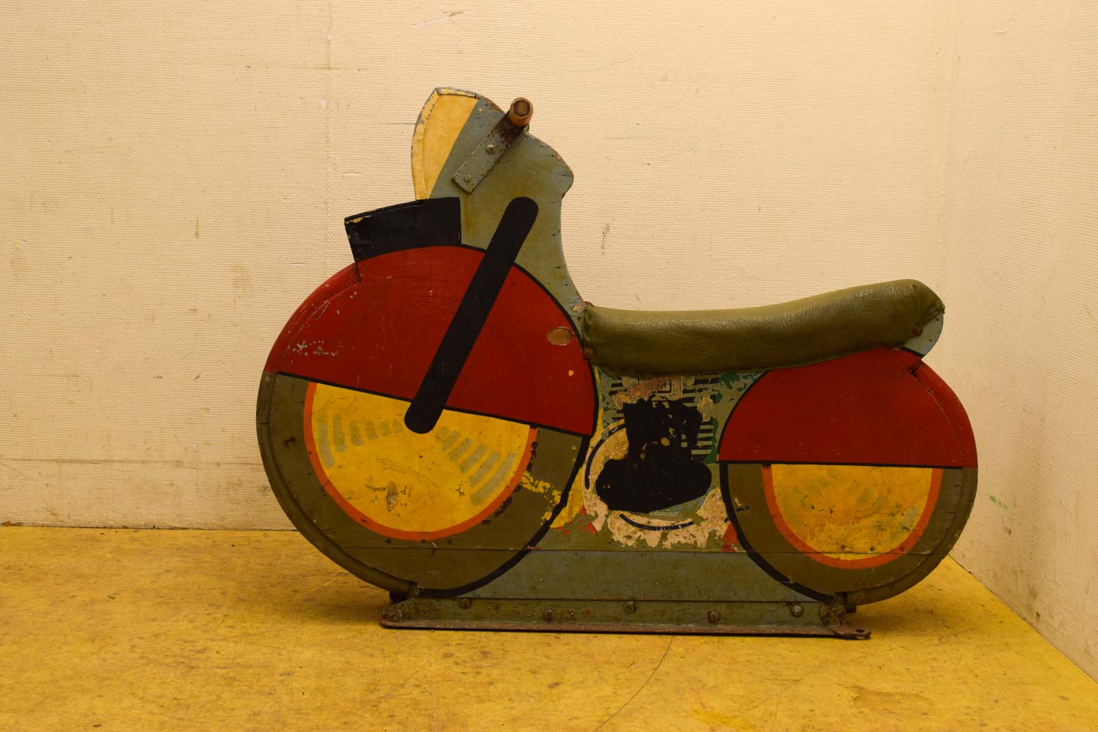 Houten Motor voor een draaimolen 1955  49327