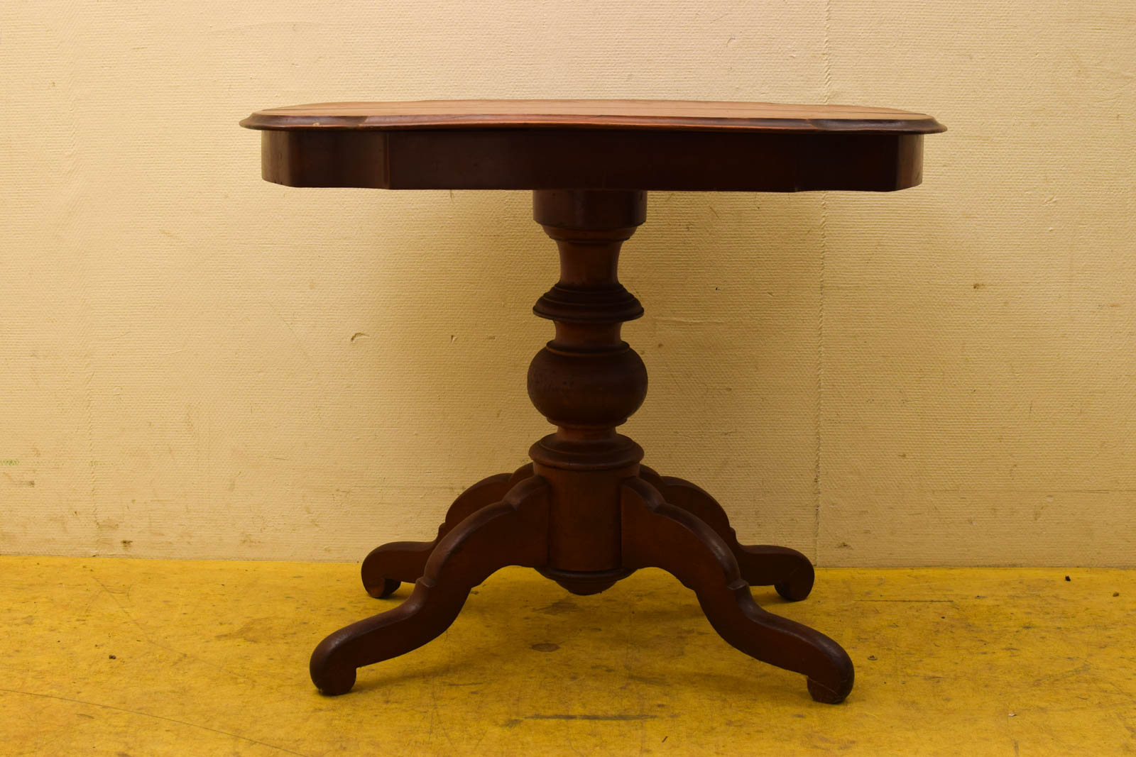 Eetkamertafel  49348